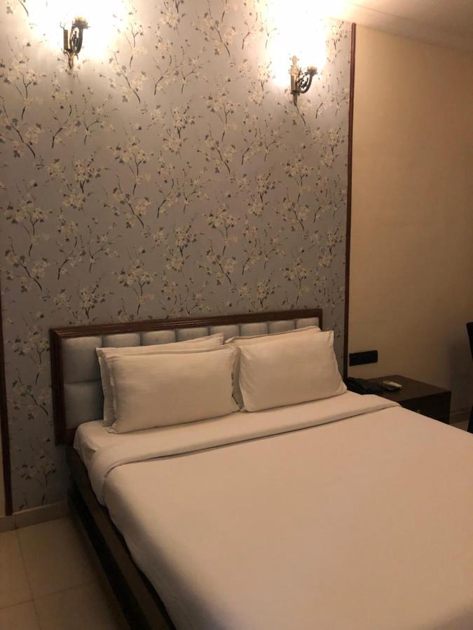 Hotel Royal Regency Bori  Eksteriør billede